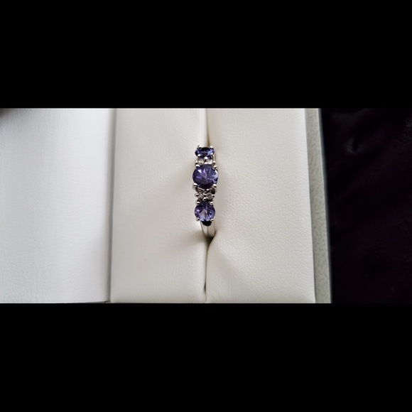 Tanzanite and diamond 14K white gold ring - Picture 8 of 10